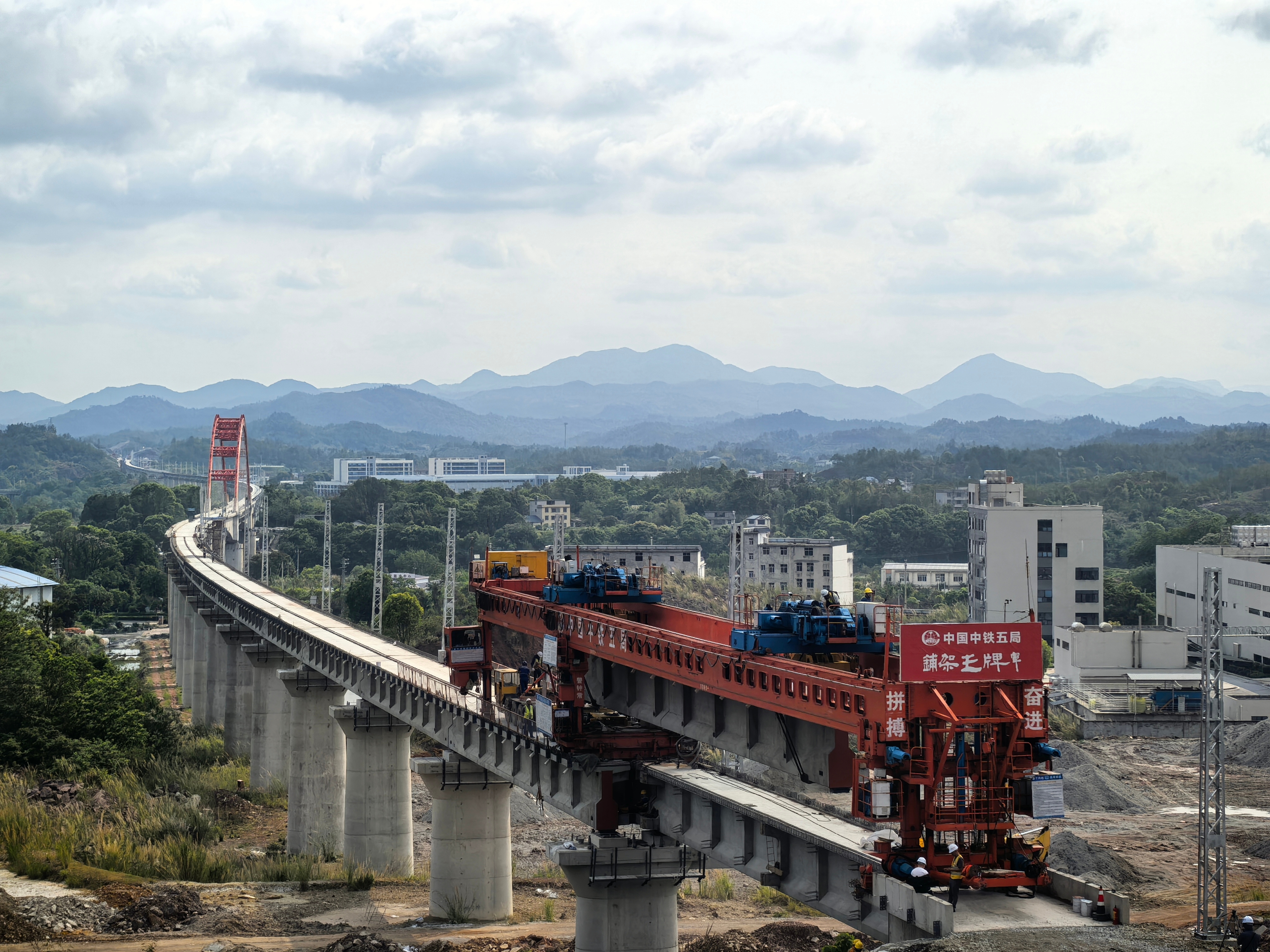 瑞梅铁路湘水特大桥架梁完成