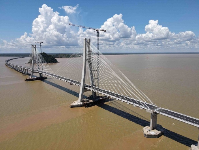 鲁巴跨海大桥正式通车运营