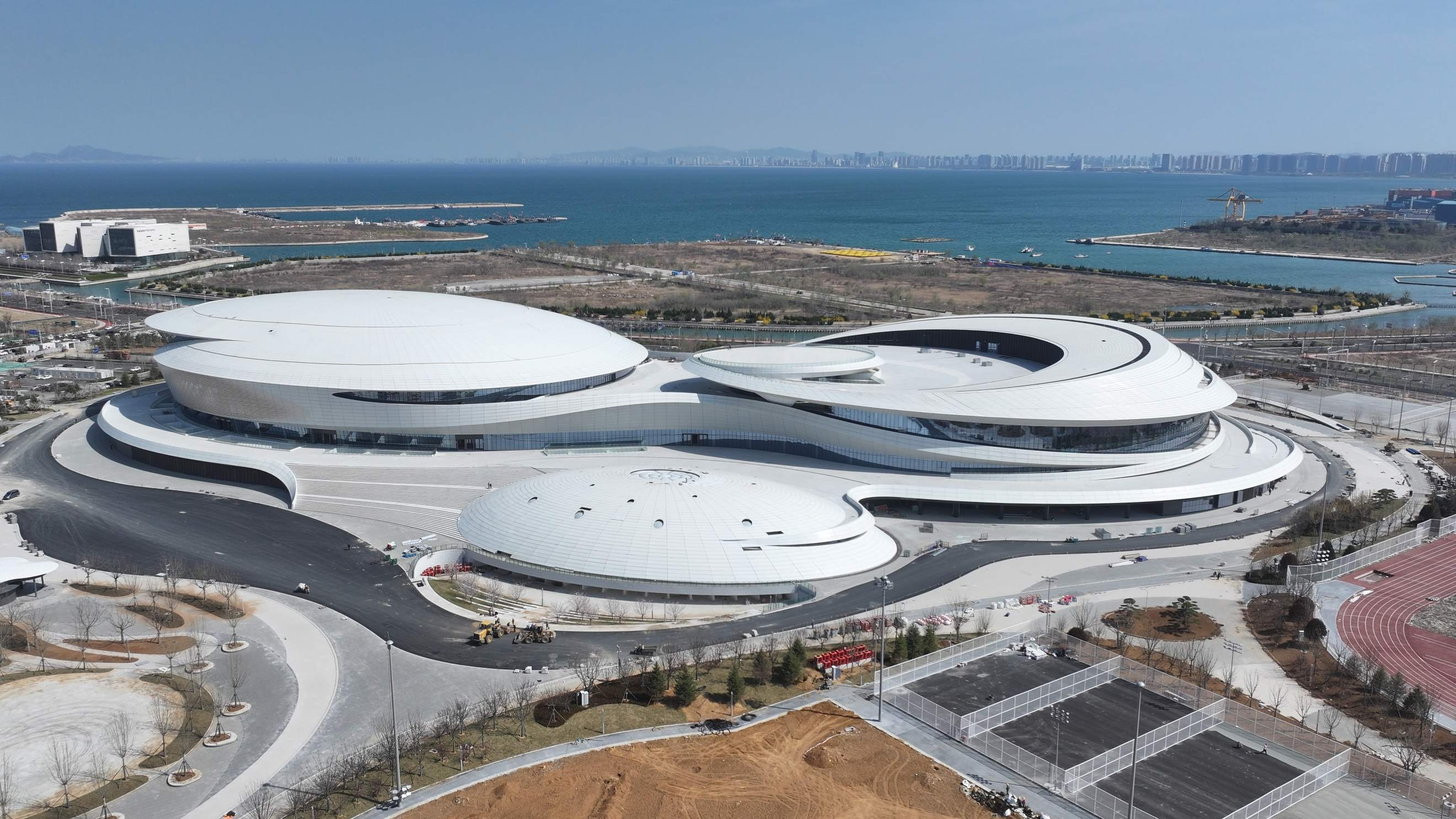 Yantai Bajiaowan International Sports Center Passes Completion Acceptance